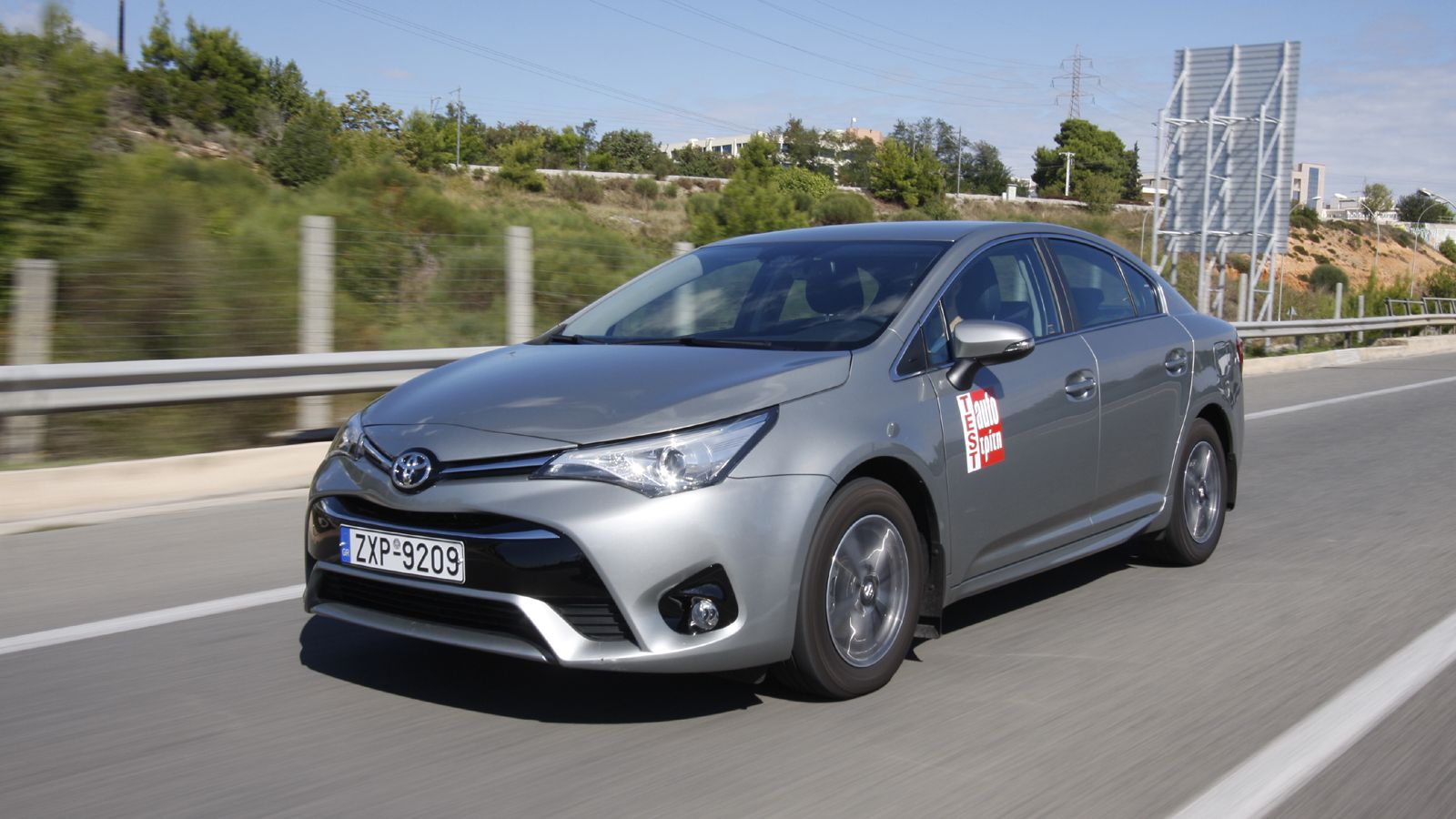 Αυτό είναι το νέο, ριζικά ανανεωμένο Toyota Avensis.